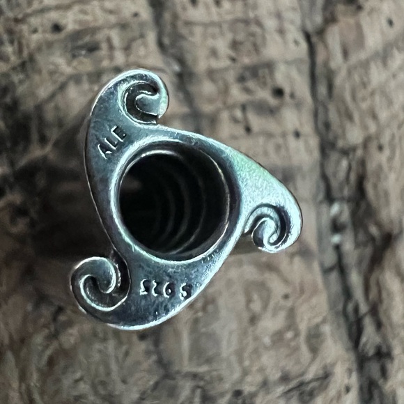 Authentic Pandora Charm Best Friends Scroll Bead
Silver Friendship Family - Picture 4 of 6